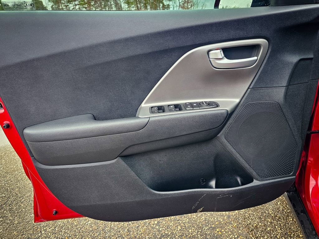 Used 2019 Kia Niro LX image 10