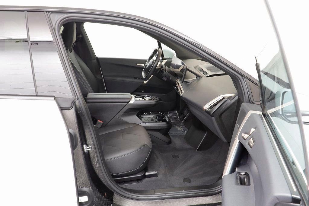 Used 2025 BMW iX xDrive50 image 21