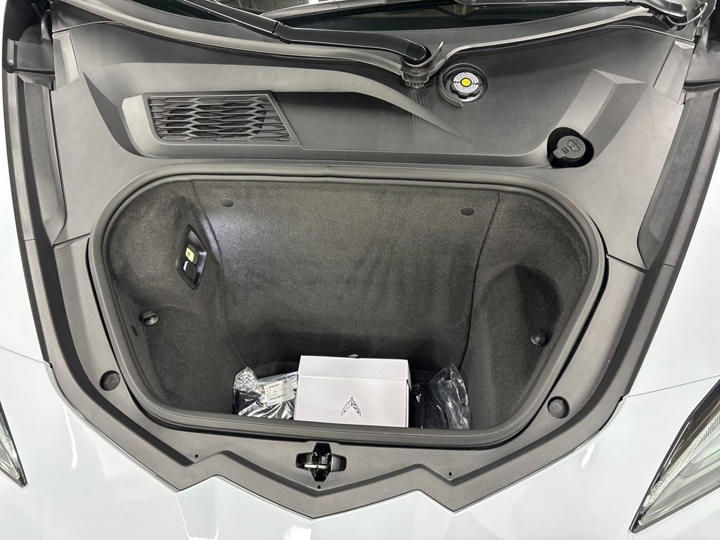 Used 2024 Chevrolet Corvette Stingray Preferred Cpe w/ Battery Protection Package image 31