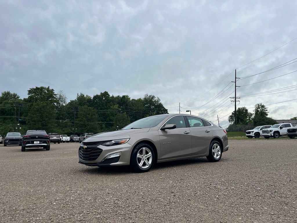 Used 2023 Chevrolet Malibu LT w/ Driver Confidence Package FWD image 2