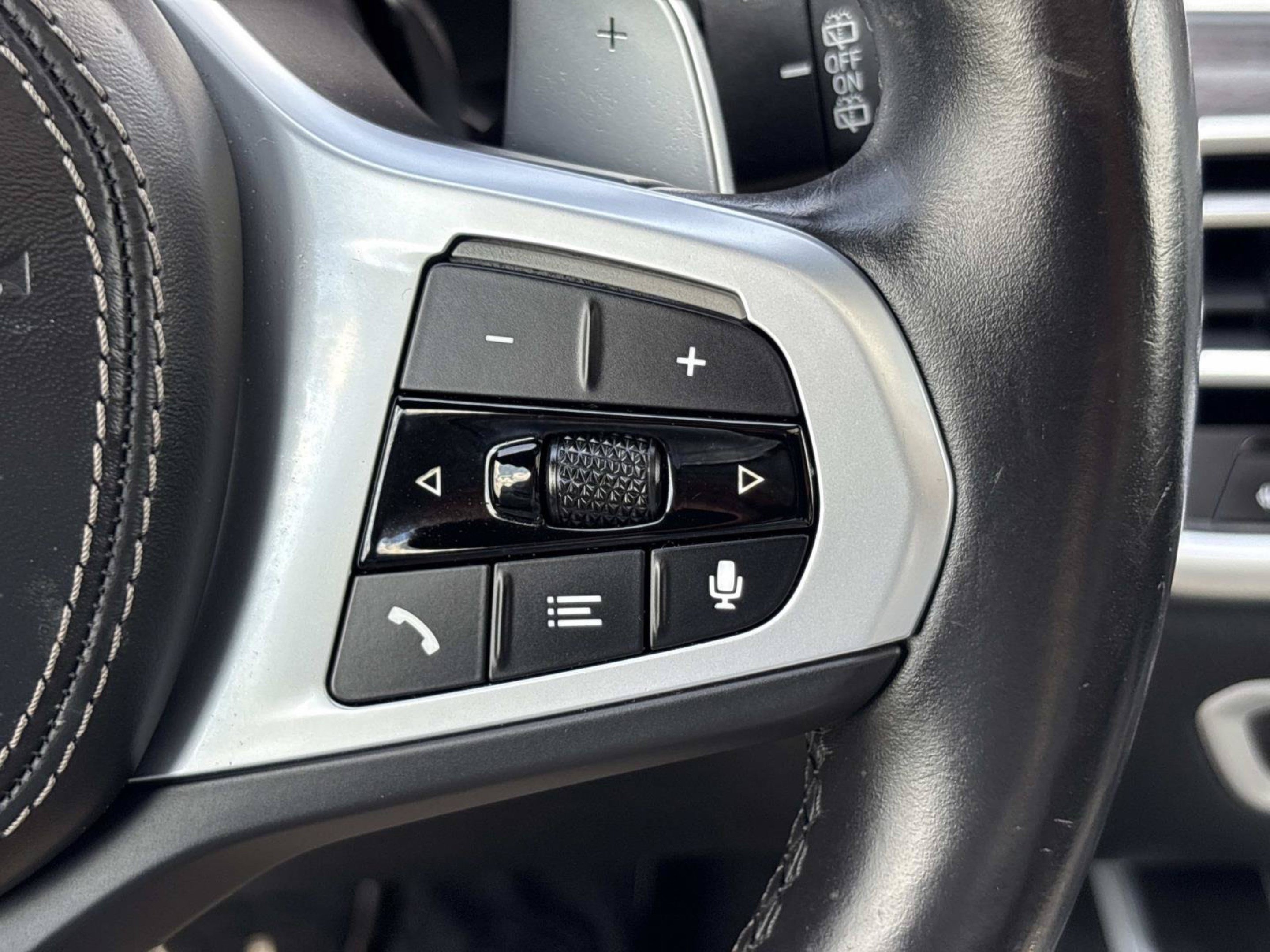 Used 2022 BMW X7 M50i AWD/4WD image 30