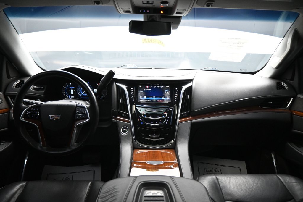 Used 2018 Cadillac Escalade ESV Premium Luxury AWD/4WD image 14