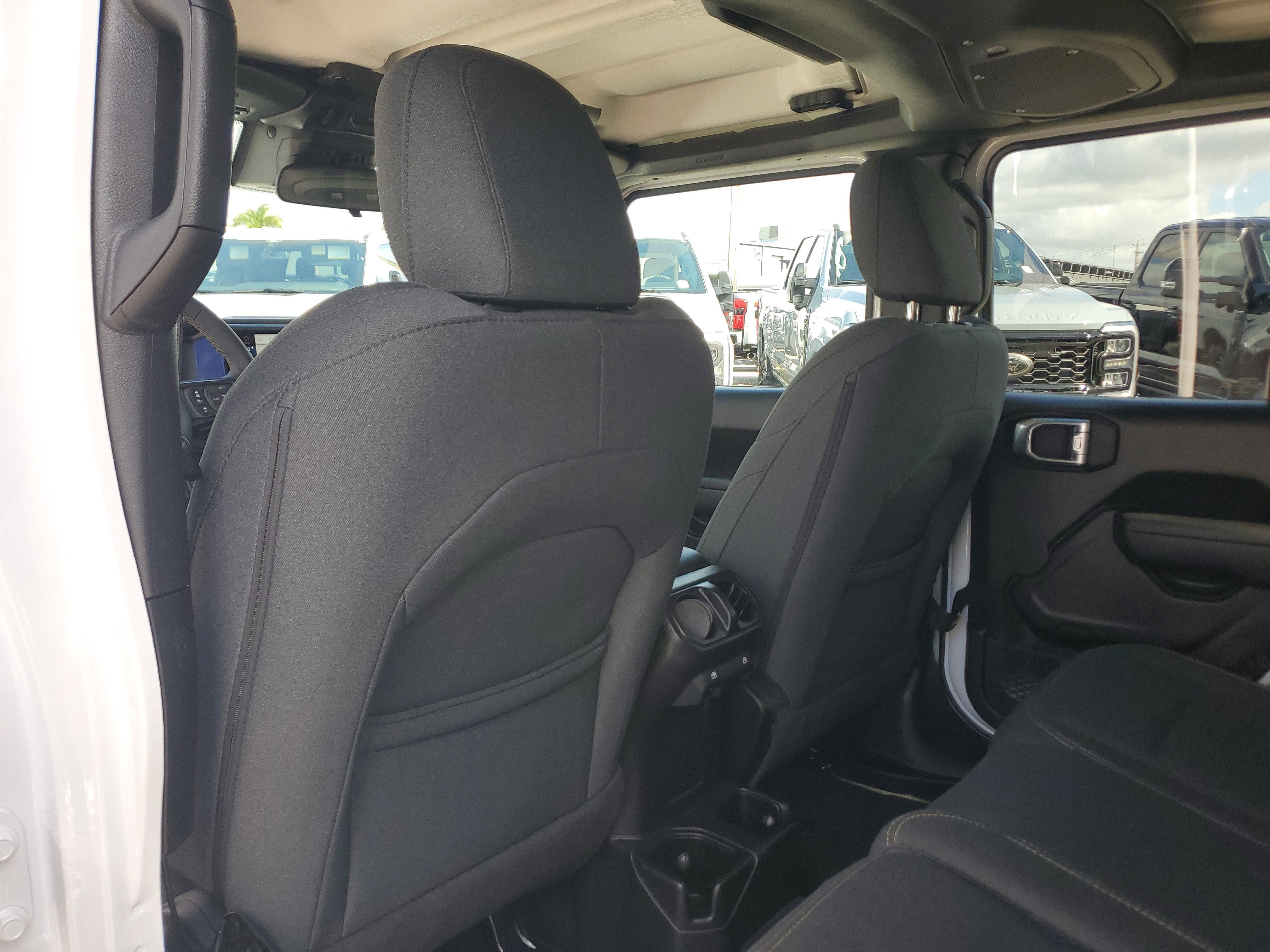 Used 2024 Jeep Wrangler Unlimited Sport AWD/4WD image 13