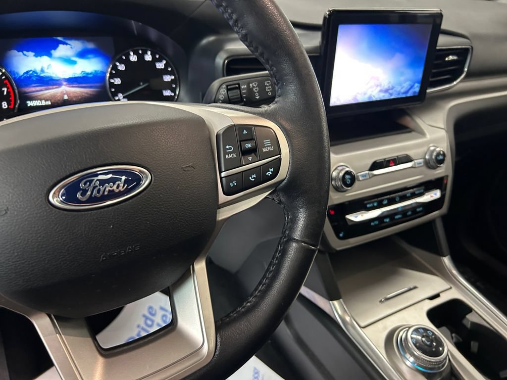 Used 2021 Ford Explorer XLT w/ Equipment Group 202A AWD/4WD image 11