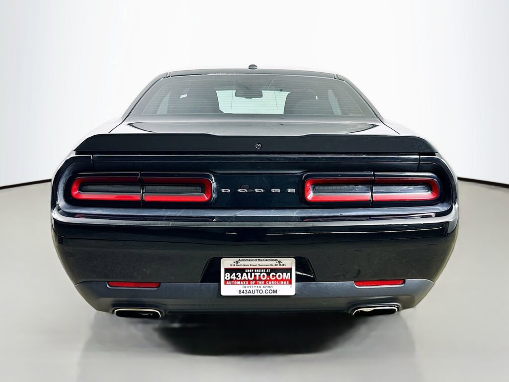 Used 2023 Dodge Challenger SXT image 6