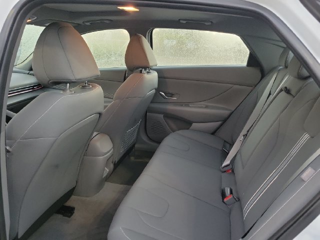Used 2025 Hyundai Elantra SEL FWD image 8