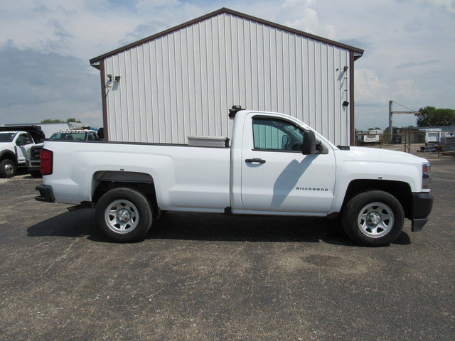 Used 2017 Chevrolet Silverado 1500 W/T w/ Trailering Package RWD image 2