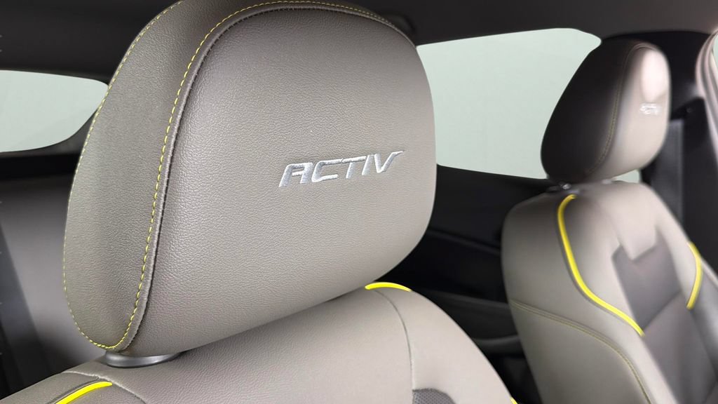 Certified 2025 Chevrolet Trax ACTIV w/ Driver Confidence Package FWD image 35