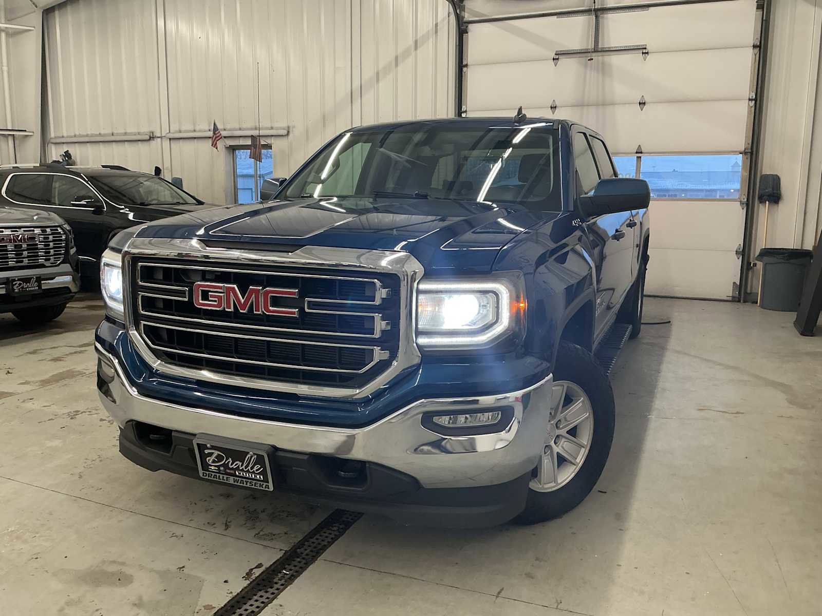 Used 2016 GMC Sierra 1500 SLE image 3
