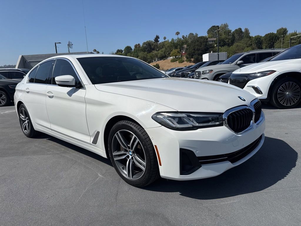 Used 2021 BMW 530e w/ Premium Package RWD image 3