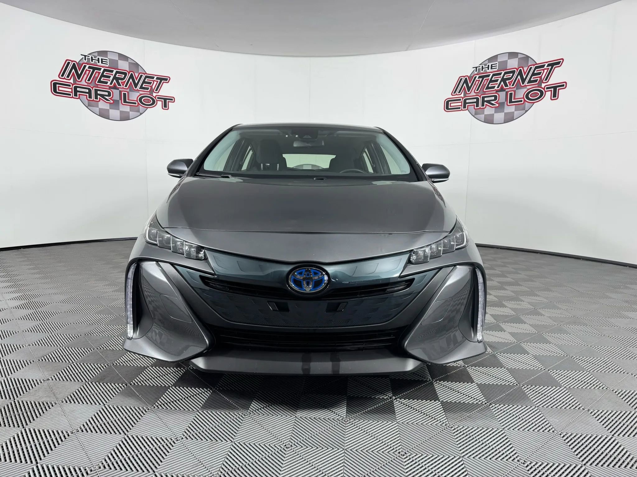 Used 2022 Toyota Prius Prime LE FWD image 2