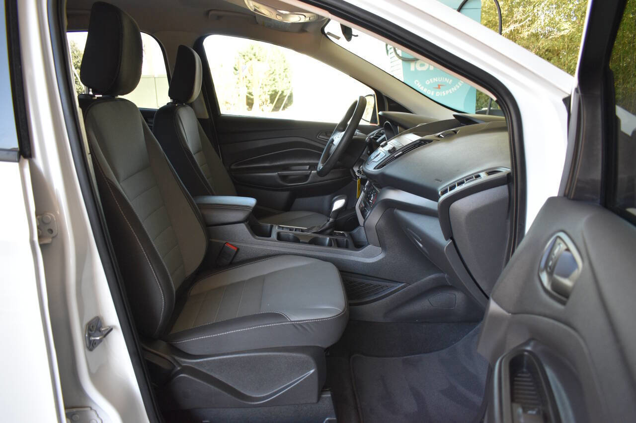 Used 2019 Ford Escape S image 8