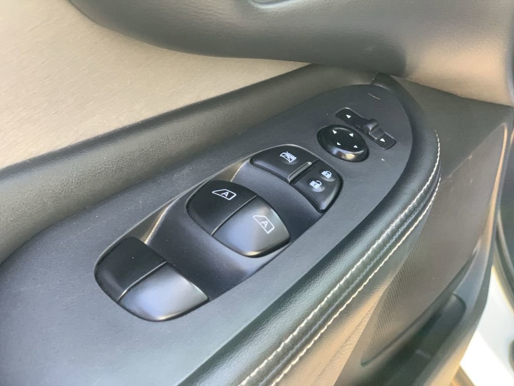 Used 2023 Nissan Murano SV FWD image 21