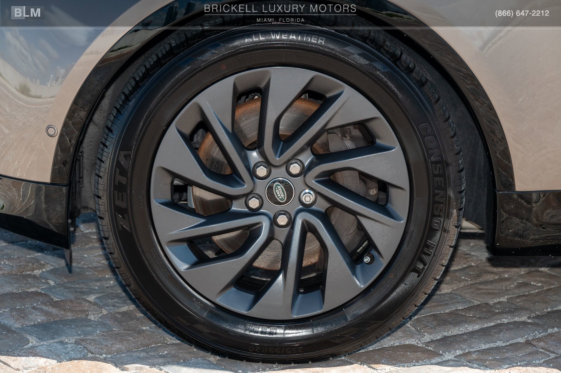 Used 2023 Land Rover Discovery S R-Dynamic image 38