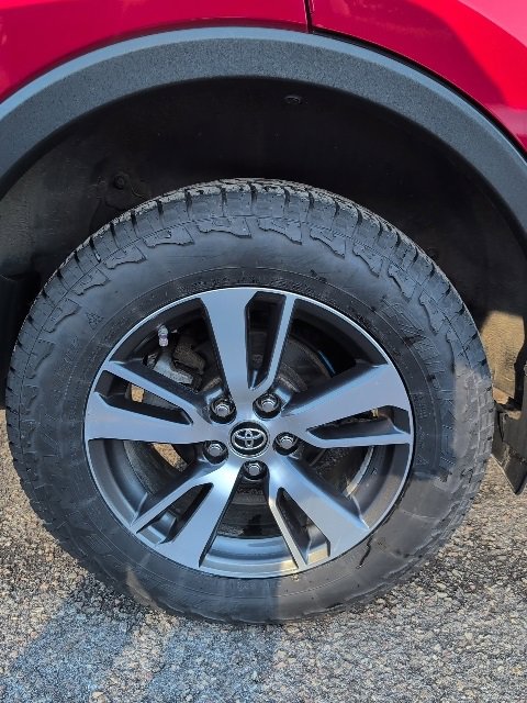 Used 2016 Toyota RAV4 XLE image 9