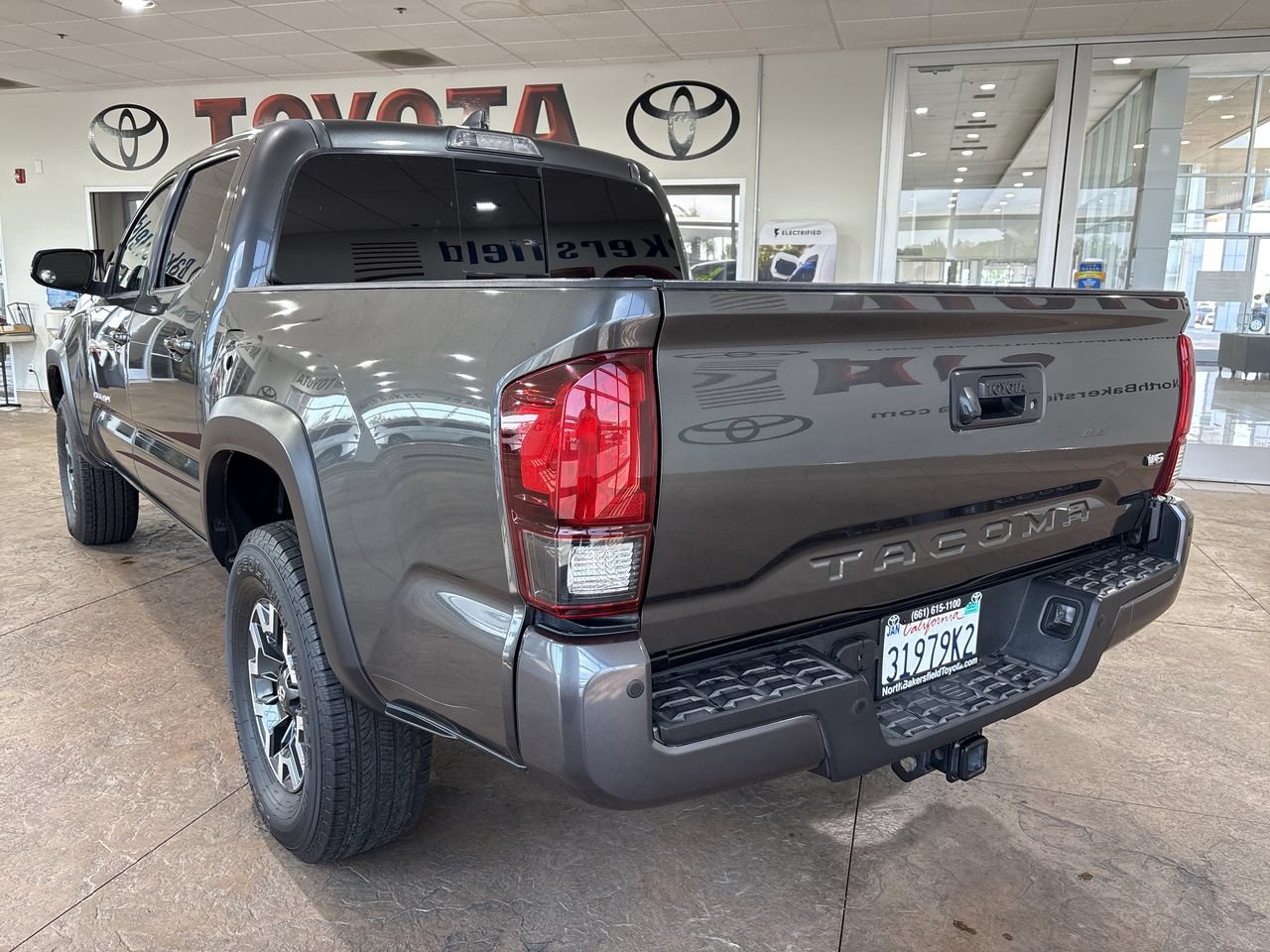 Used 2018 Toyota Tacoma TRD Off-Road w/ TRD Premium Off Road Package RWD image 8