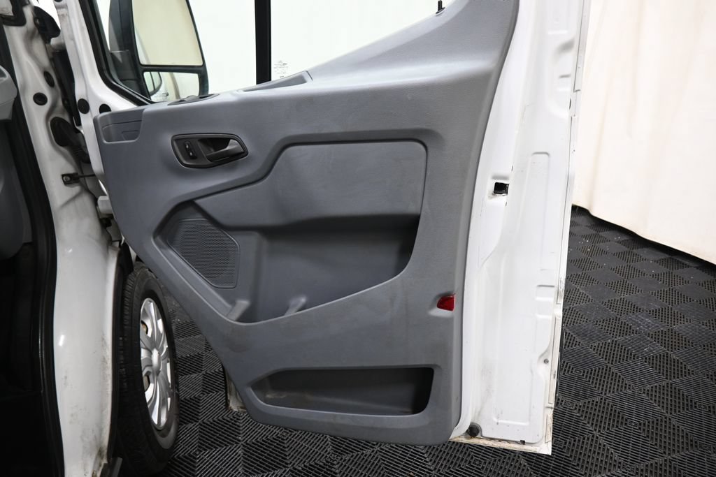 Used 2015 Ford Transit 150 130 Low Roof RWD image 17