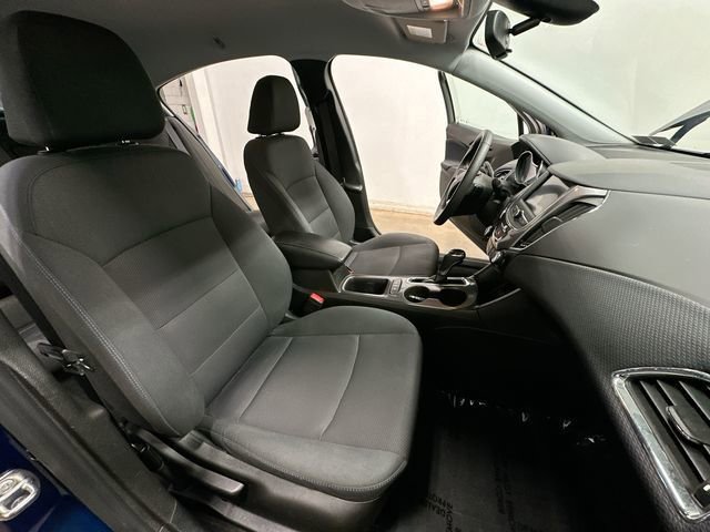 Used 2019 Chevrolet Cruze LT w/ Convenience Package FWD image 21