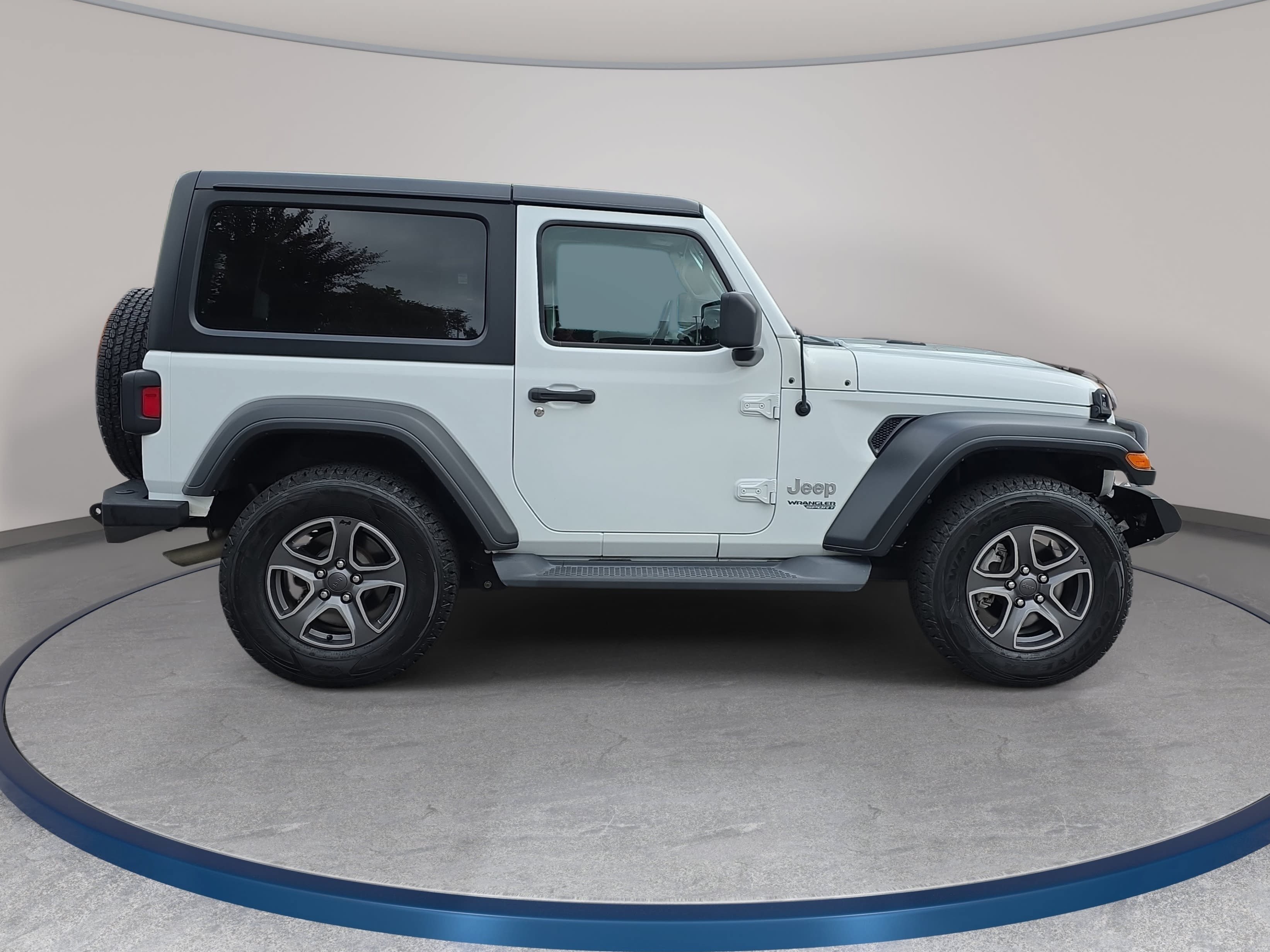 Used 2018 Jeep Wrangler Sport AWD/4WD image 4