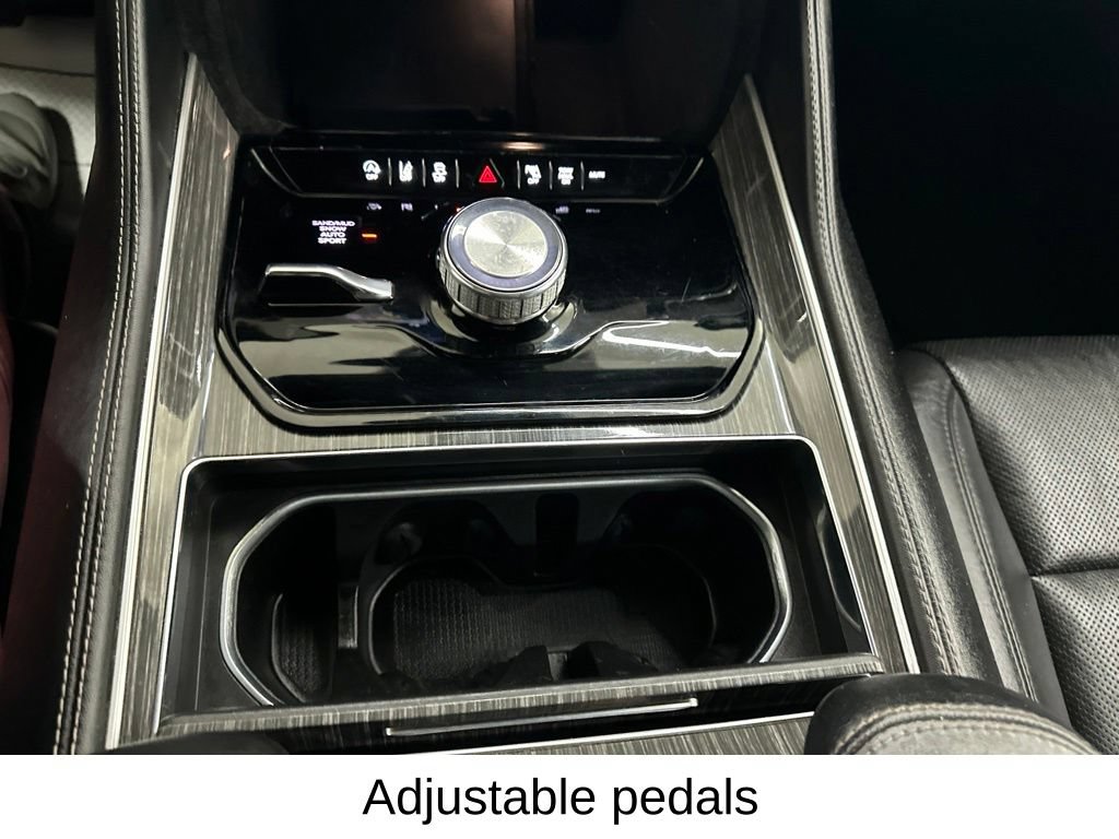 Used 2022 Jeep Wagoneer Series II AWD/4WD image 52
