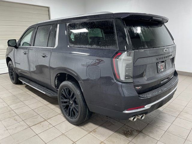 New 2026 Chevrolet Suburban Premier image 4