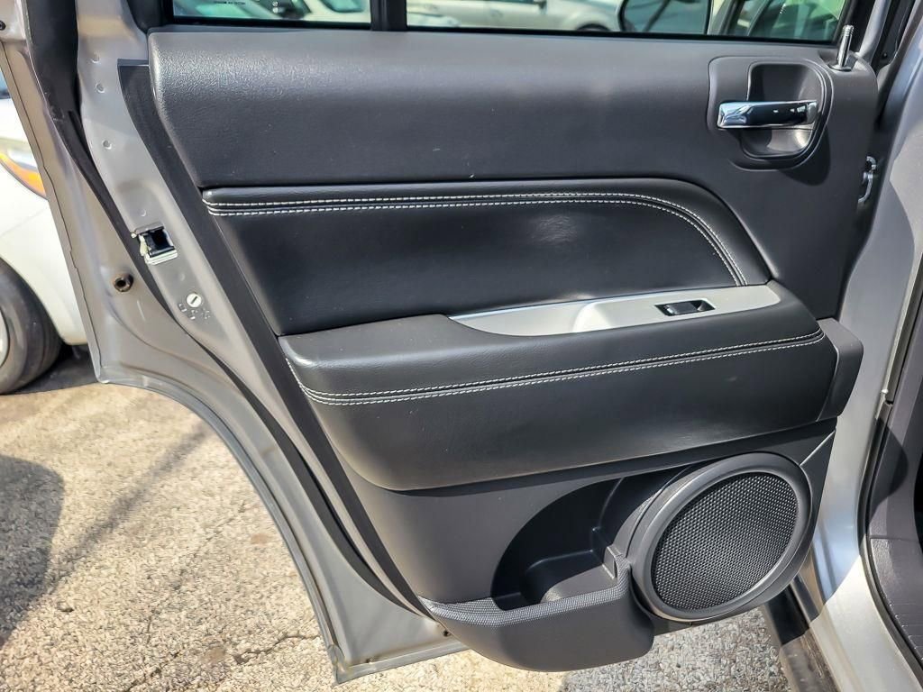 Used 2014 Jeep Compass Latitude image 17