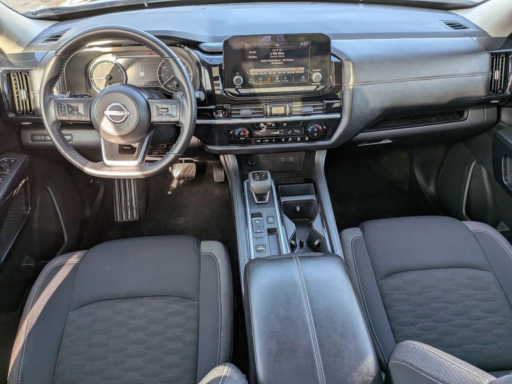 Used 2025 Nissan Pathfinder SV w/ SV Premium Package image 22