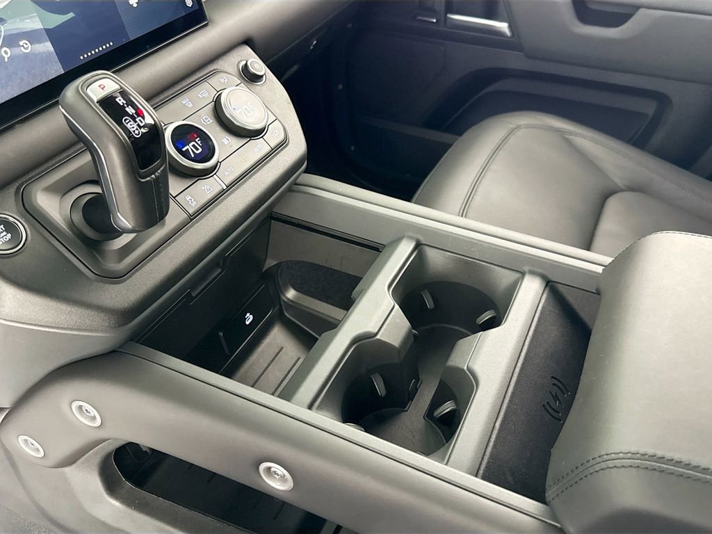 Used 2025 Land Rover Defender 110 S image 18