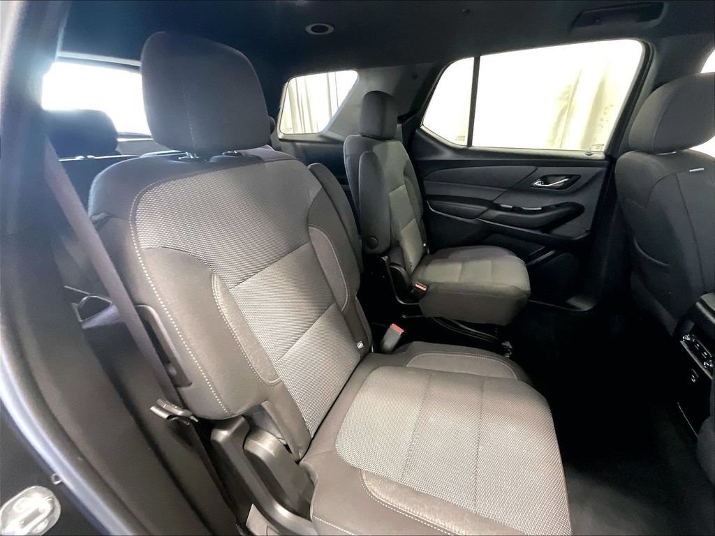 Used 2023 Chevrolet Traverse LT AWD/4WD image 16