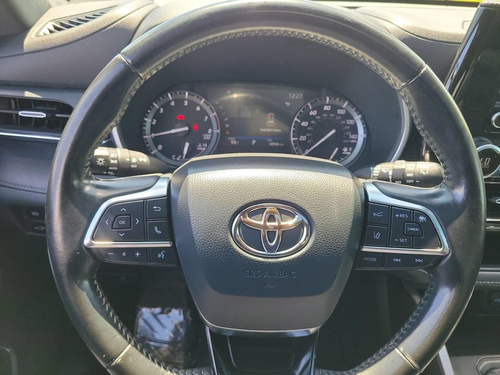 Certified 2021 Toyota Highlander XSE FWD image 8