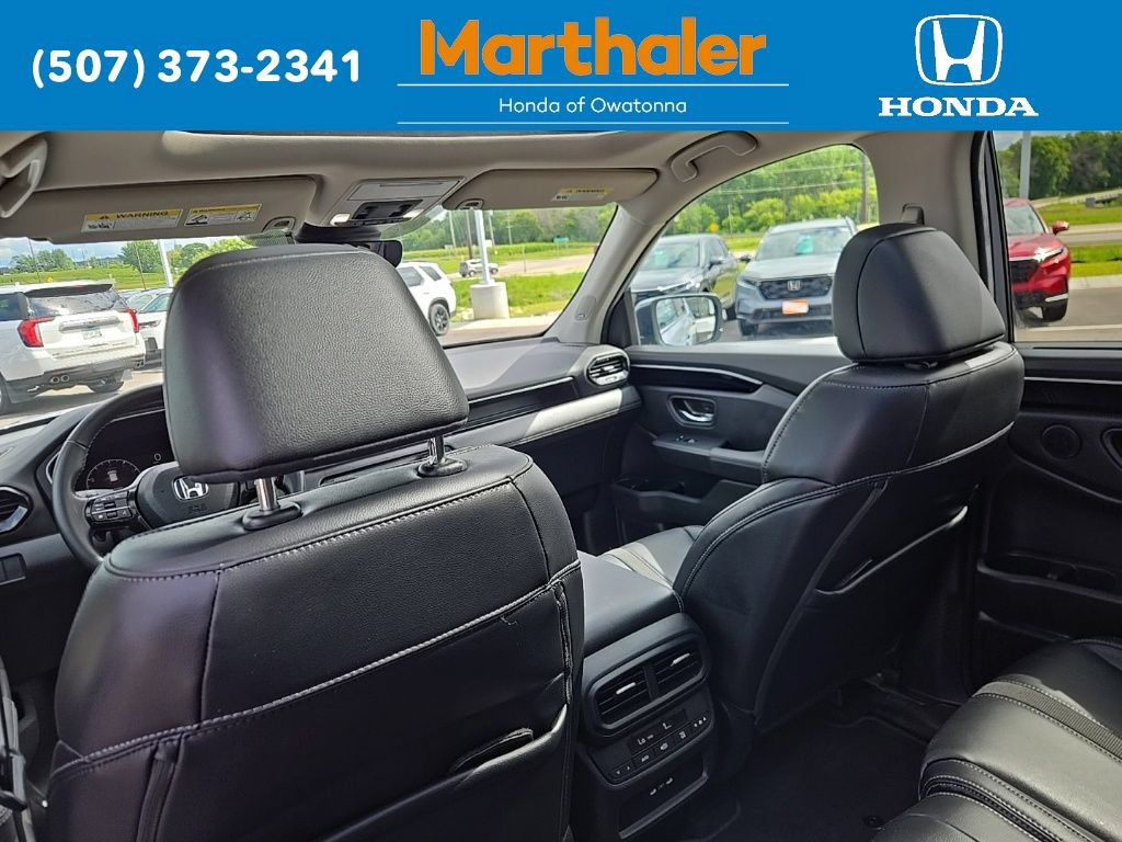 Used 2025 Honda Pilot Touring image 15