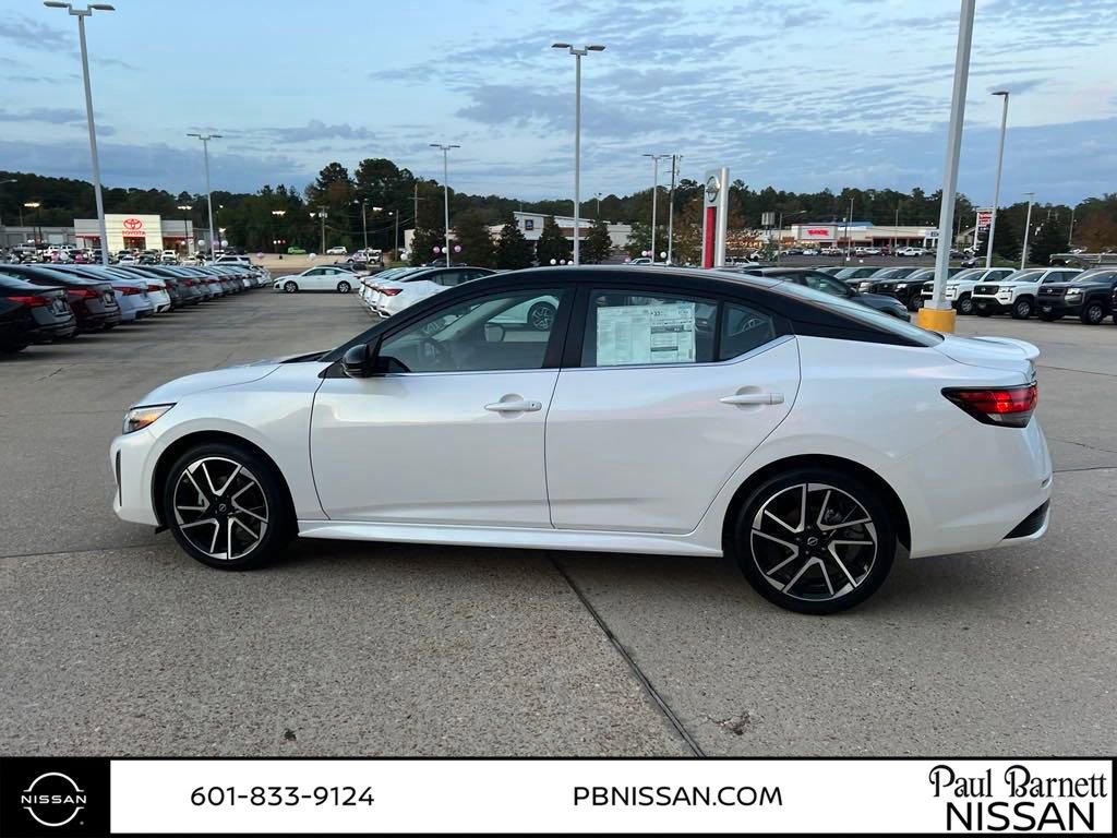 New 2025 Nissan Sentra SR image 9