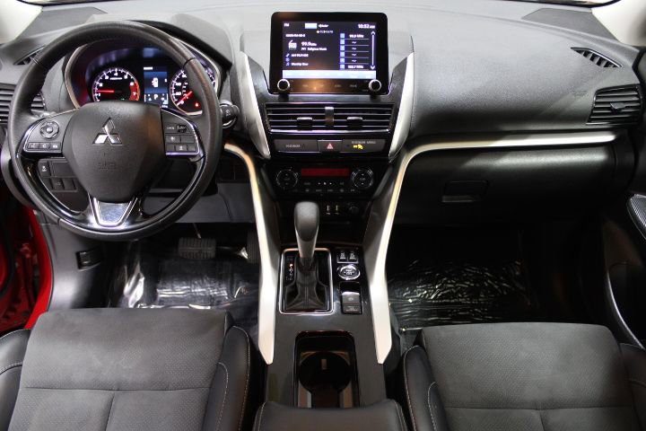 Used 2024 Mitsubishi Eclipse Cross SE image 2