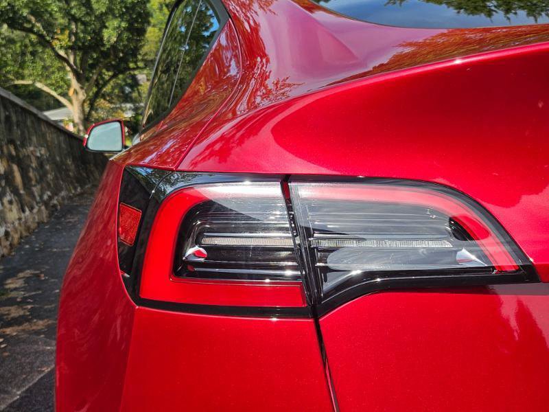 Used 2025 Tesla Model Y Long Range RWD image 28