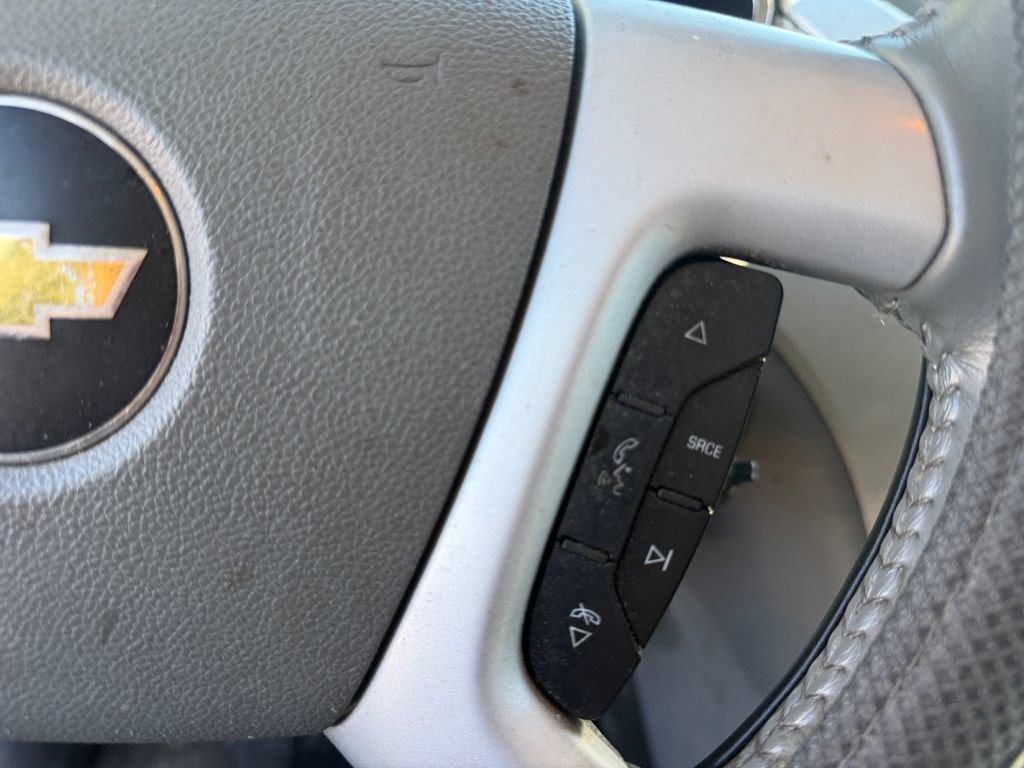 Used 2011 Chevrolet Traverse LS FWD image 28