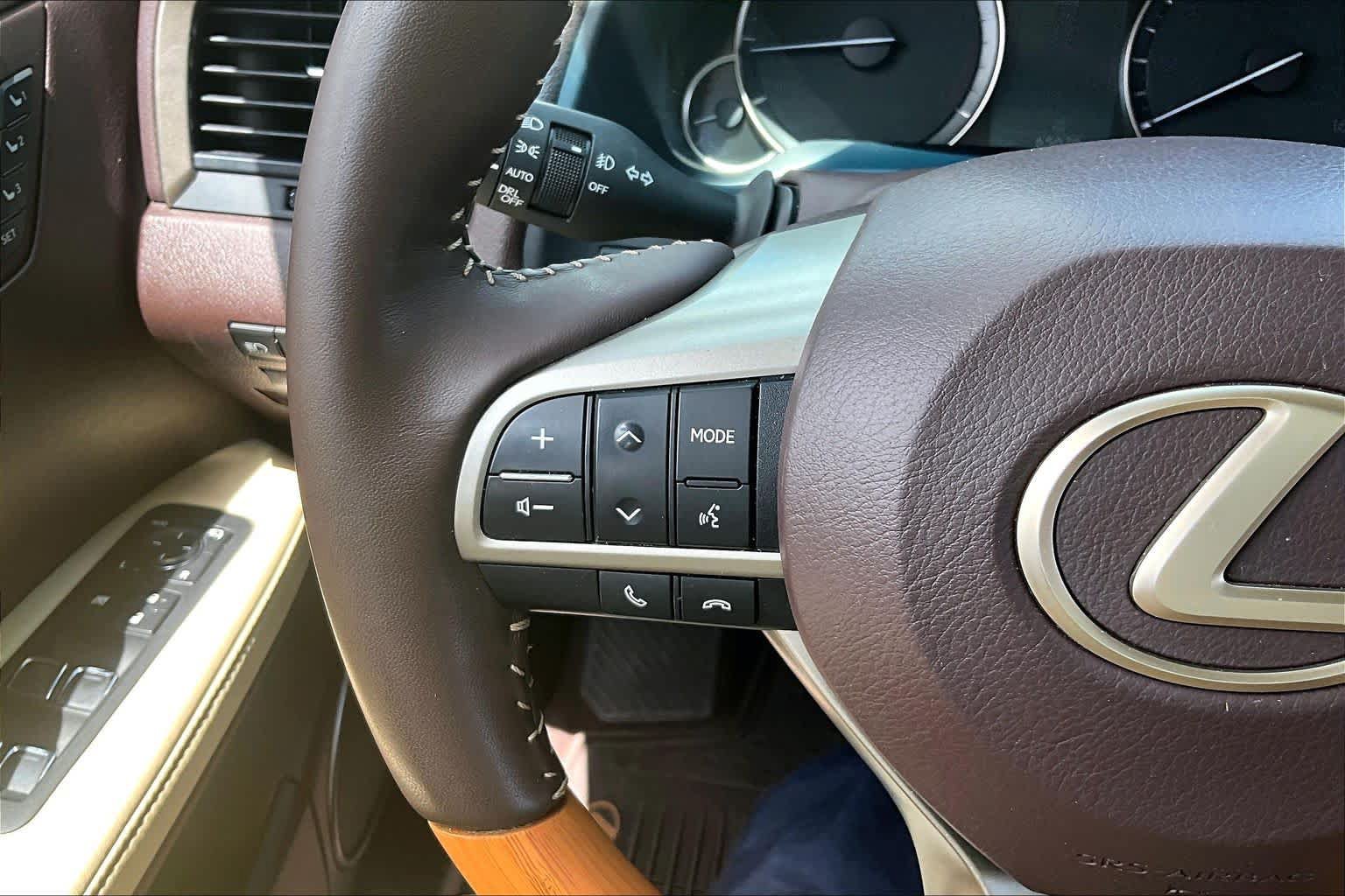 Used 2018 Lexus RX 350 FWD w/ Premium Package image 22