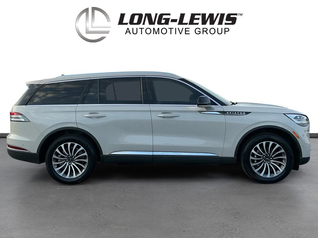 Used 2024 Lincoln Aviator Reserve w/ Equipment Group 201A image 8