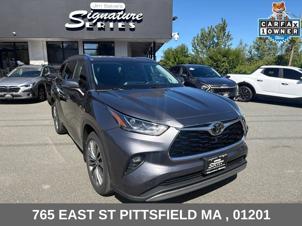 Used 2021 Toyota Highlander Platinum AWD/4WD image 1