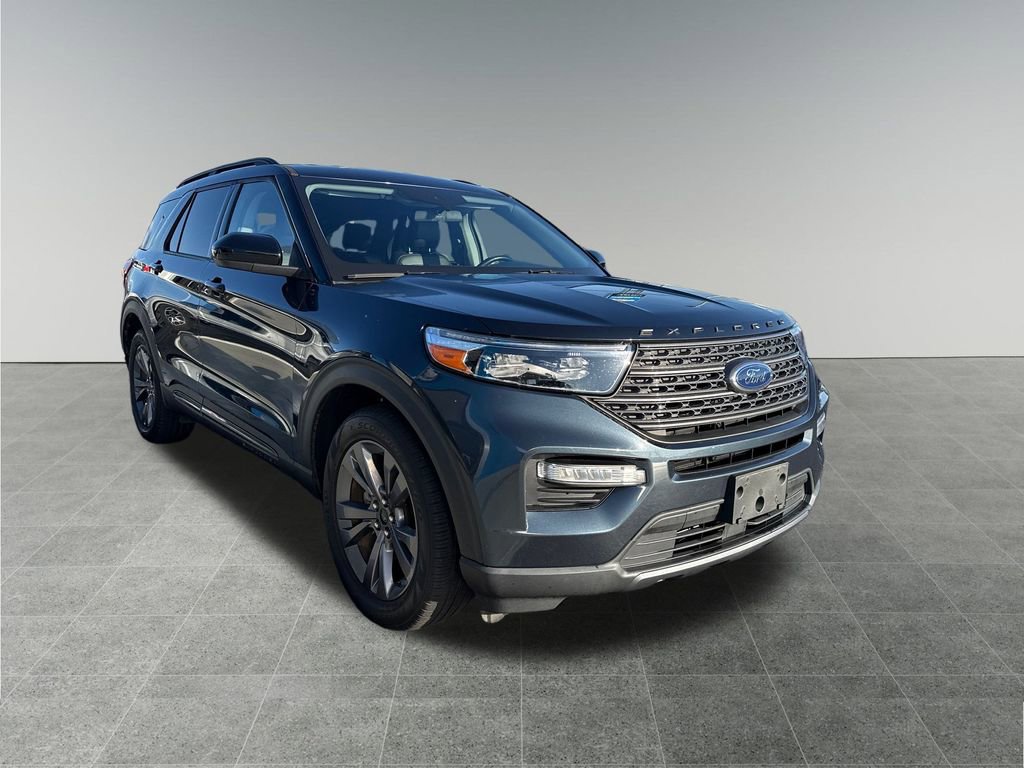 Used 2022 Ford Explorer XLT w/ Equipment Group 202A image 8