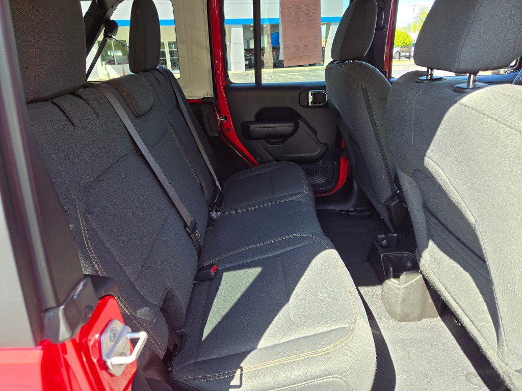 Used 2025 Jeep Wrangler Unlimited Sport AWD/4WD image 10