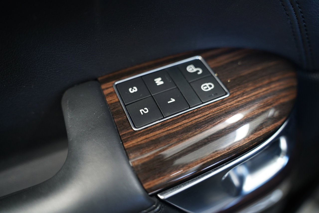 Used 2017 Land Rover Range Rover Long Wheelbase Supercharged image 28