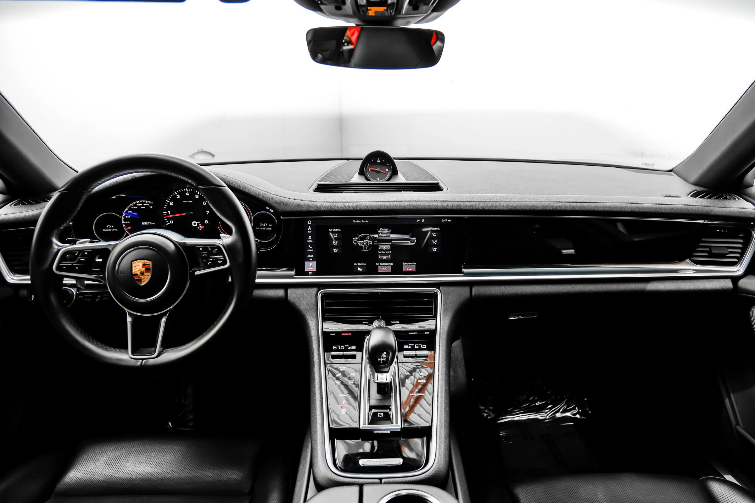 Used 2018 Porsche Panamera image 11