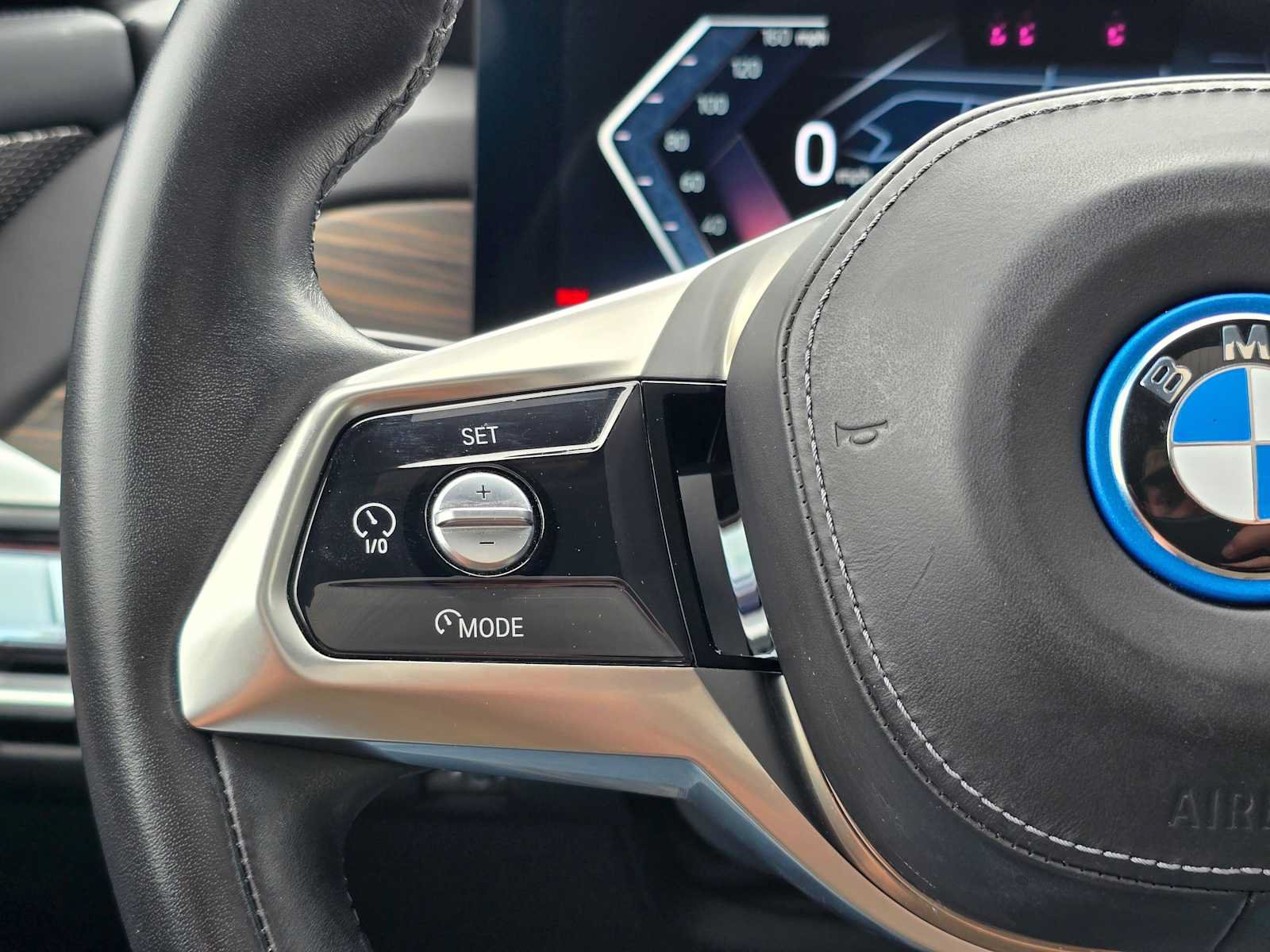 Used 2023 BMW i7 xDrive60 AWD/4WD image 32