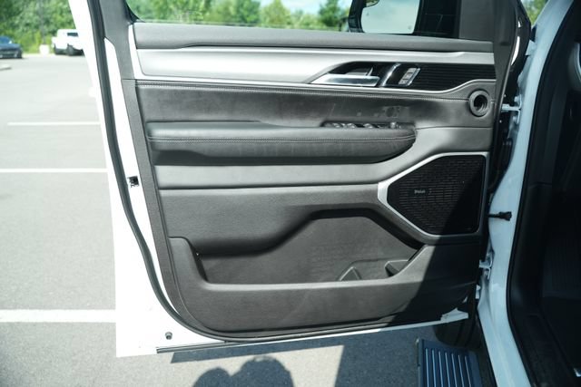 New 2026 Jeep Grand Wagoneer L Limited AWD/4WD image 13