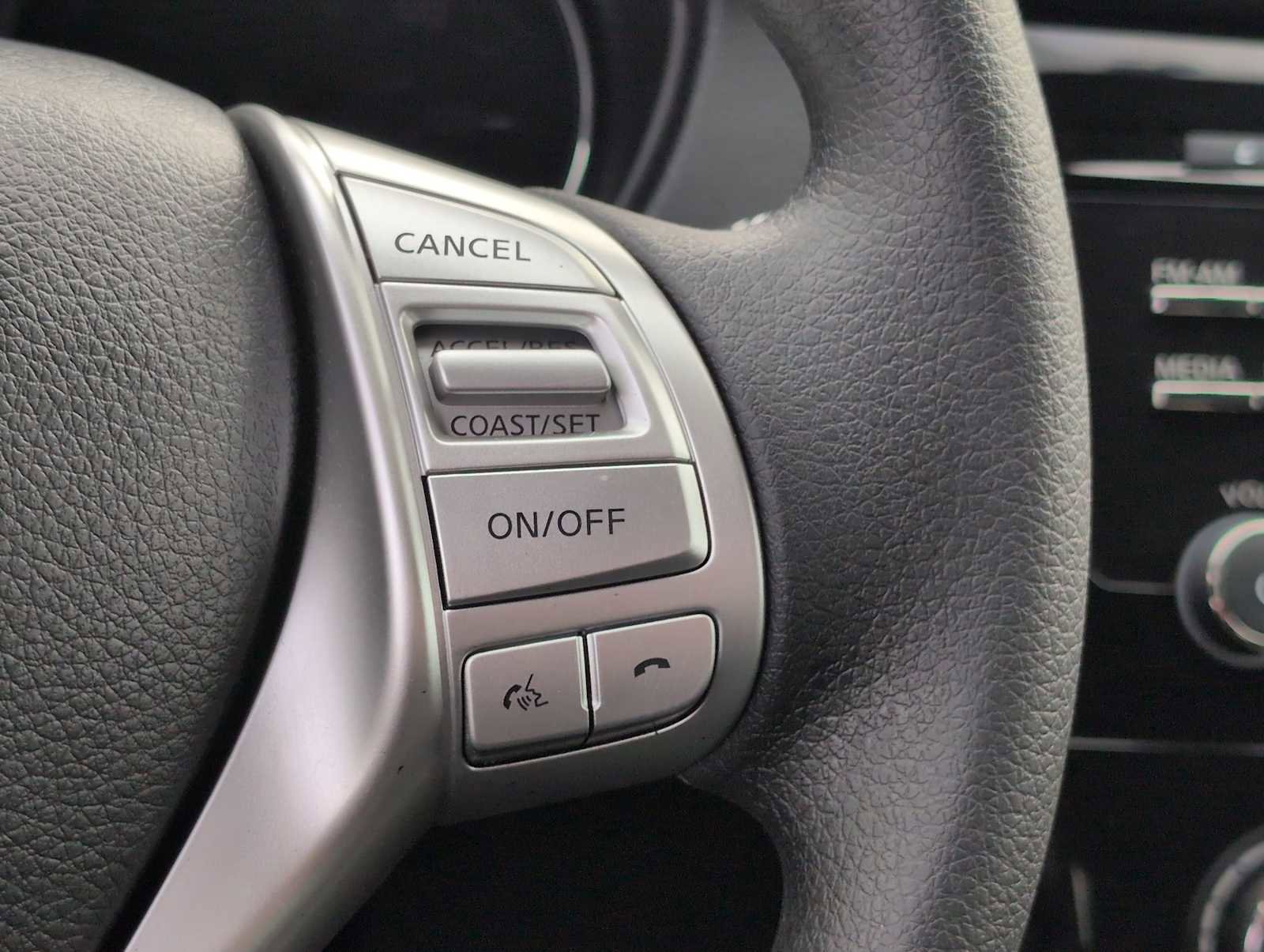 Used 2014 Nissan Rogue S w/ S Family Package image 23