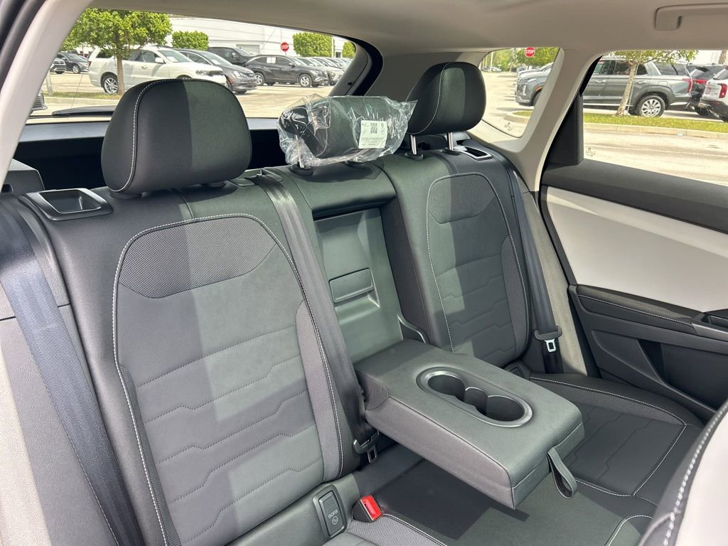 Used 2025 Volkswagen Taos SE image 44