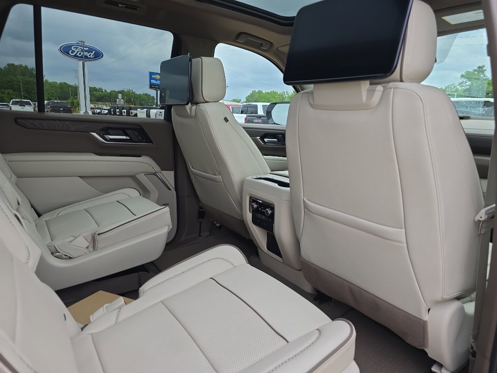 New 2026 GMC Yukon Denali w/ Denali Reserve Package RWD image 15