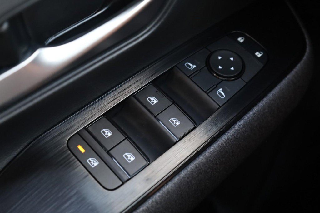 New 2026 Nissan Kicks SV image 18