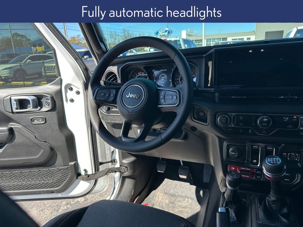 Used 2025 Jeep Wrangler Rubicon image 13