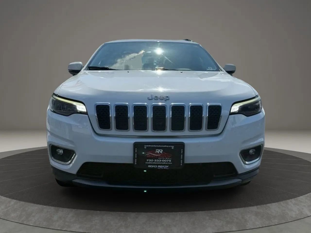 Used 2019 Jeep Cherokee Limited AWD/4WD image 3